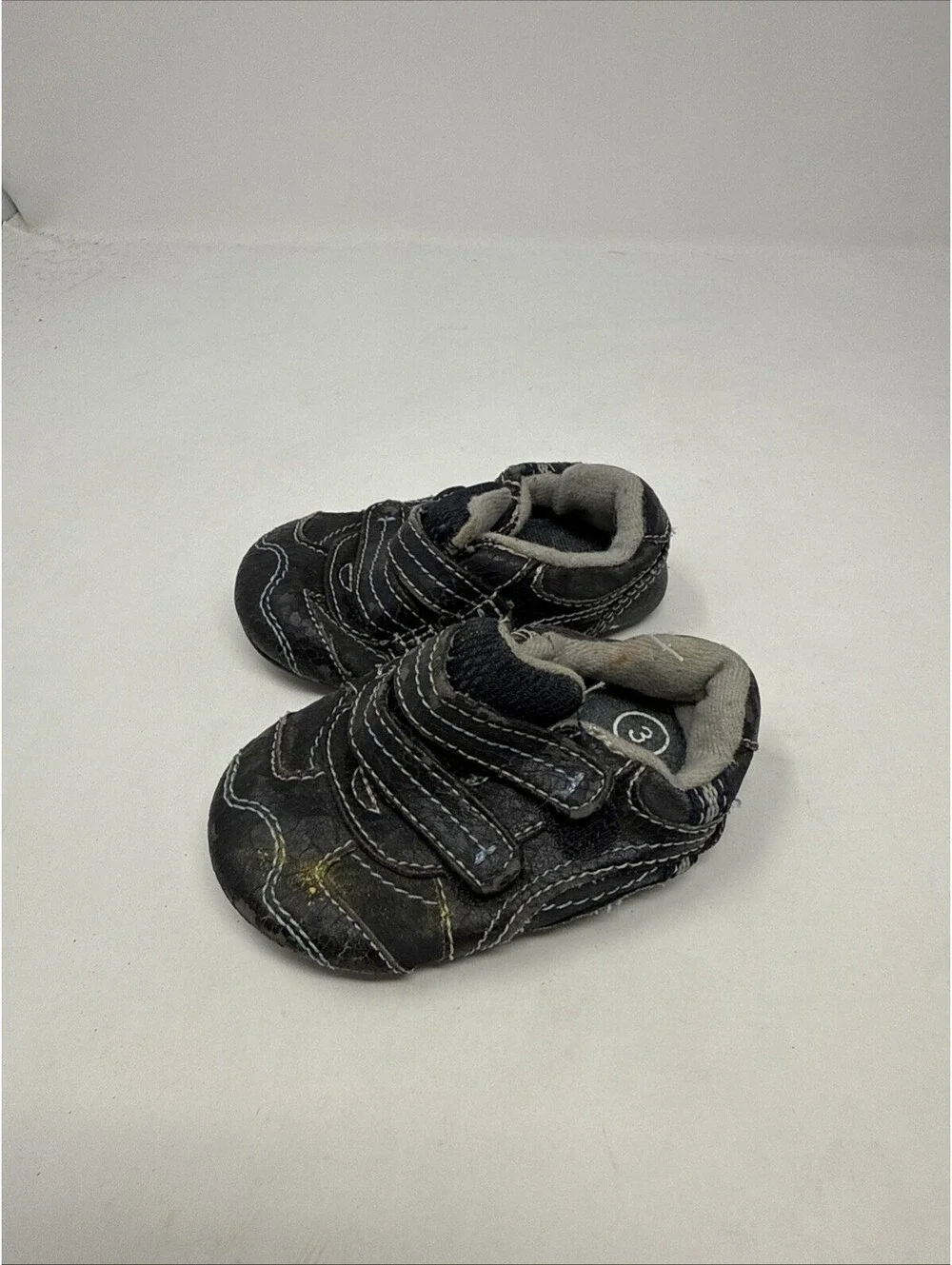Oshkosh Infant Size 3 Shoes